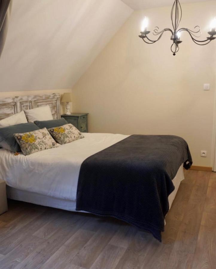 Kasaloc Apartment Maintenon Bagian luar foto