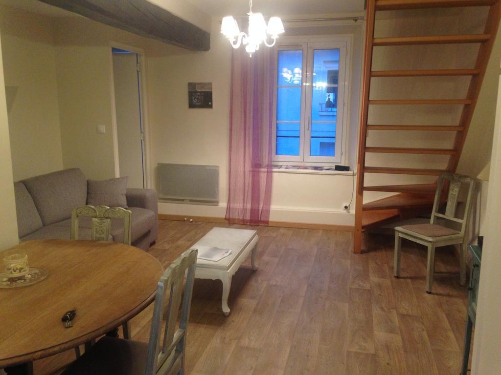 Kasaloc Apartment Maintenon Bagian luar foto
