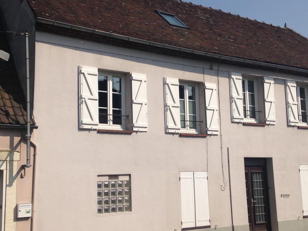 Kasaloc Apartment Maintenon Bagian luar foto